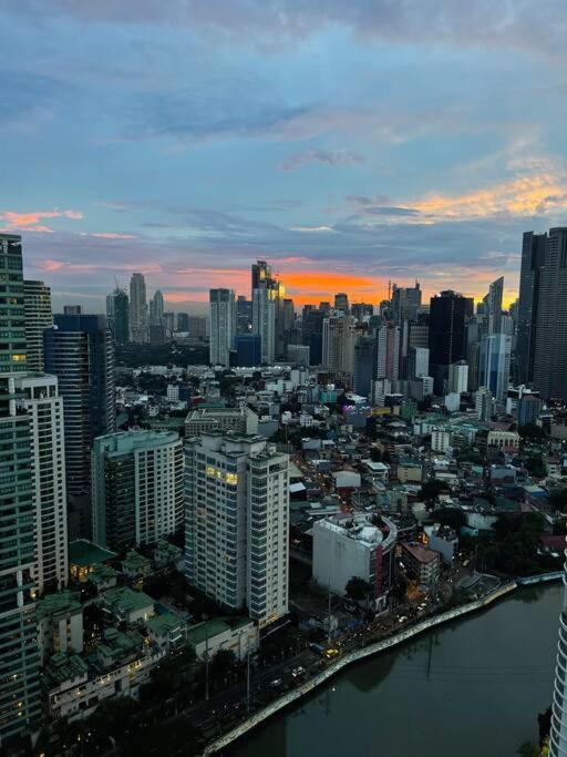Апартаменти The Serene Escape Rockwell Makati City View 1Br Маніла Екстер'єр фото