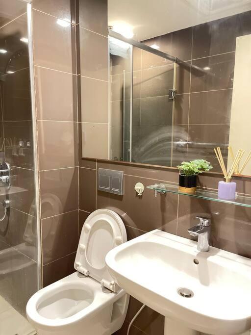 Апартаменти The Serene Escape Rockwell Makati City View 1Br Маніла Екстер'єр фото